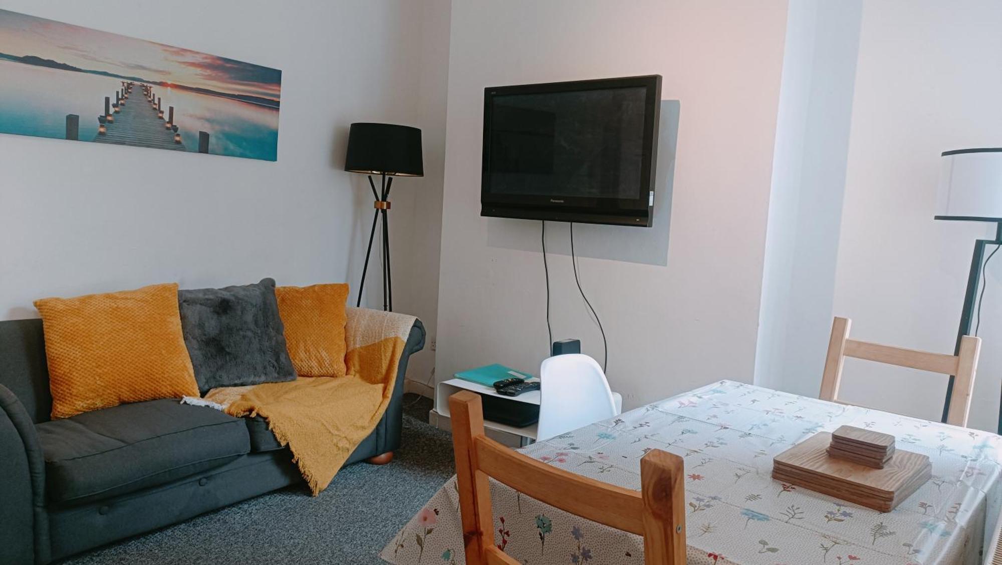 Bright, Comfortable Home, Convenient For Centre Holiday home Liverpool